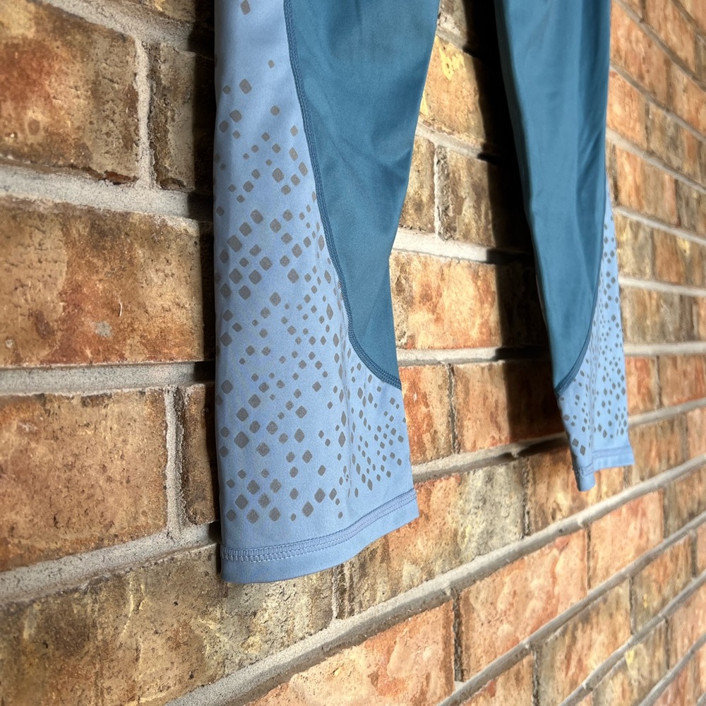 Fabletics Blue Stylish Capris - Picture 2 of 9